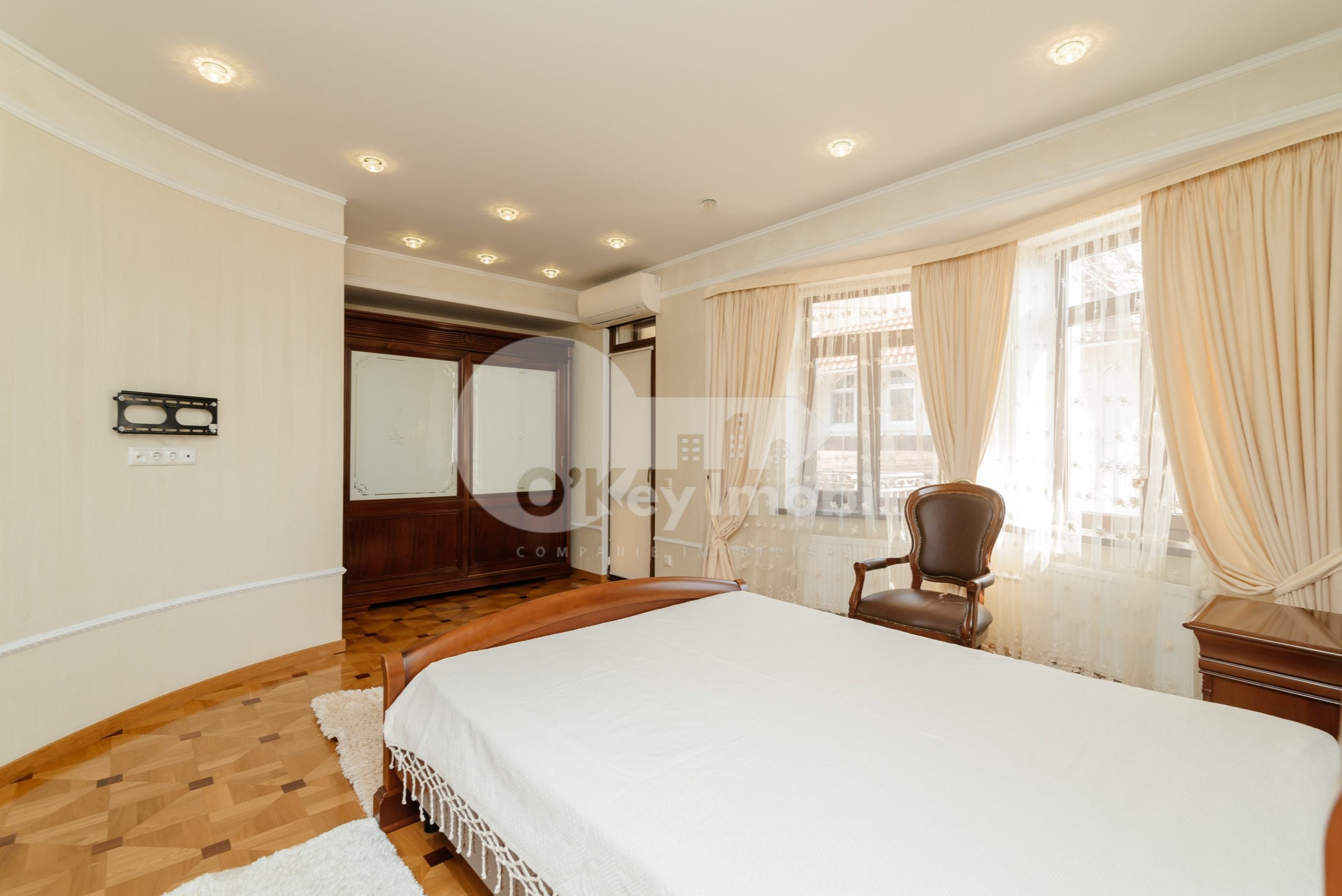 Casă, Ciocana, GINTA LATINĂ