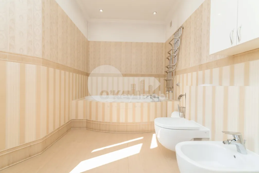 Дом, Чеканы, ДЖИНТА ЛАТИНЭ