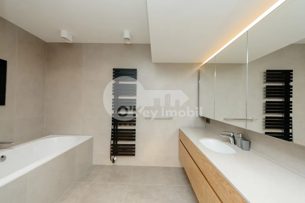 Apartament, Centru, PETRU RAREȘ