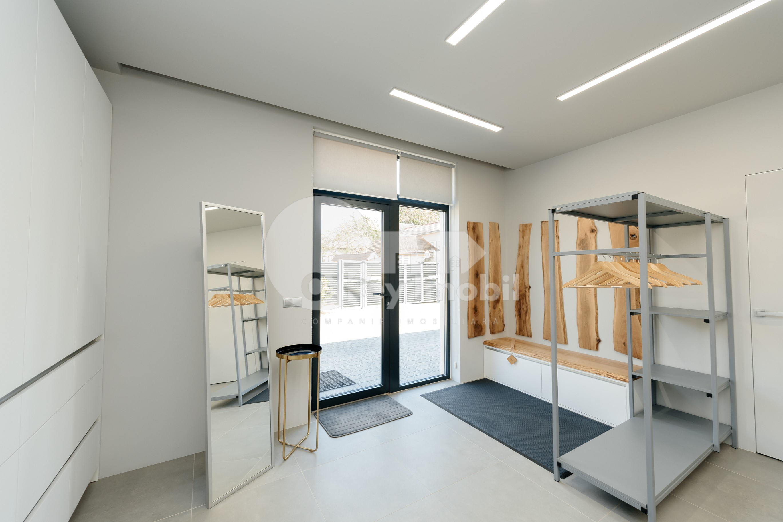 Casă, Centru, CAIȘILOR