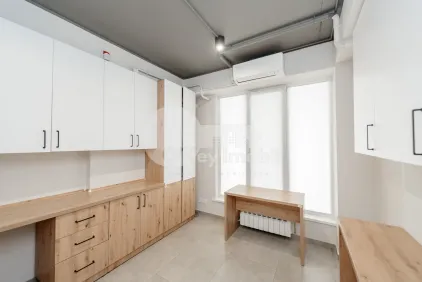 Комм. помещение, Центр, М. ВАРЛААМ