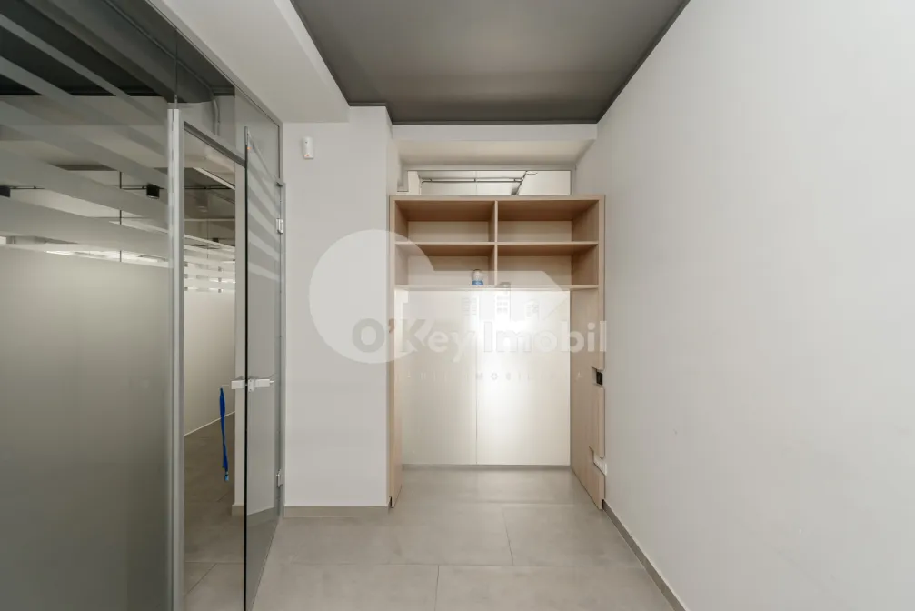 Комм. помещение, Центр, М. ВАРЛААМ