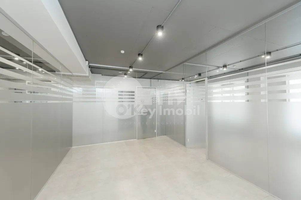 Комм. помещение, Центр, М. ВАРЛААМ