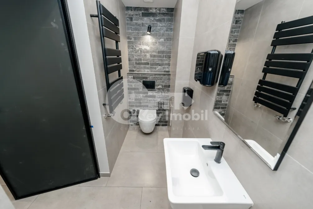 Комм. помещение, Центр, М. ВАРЛААМ