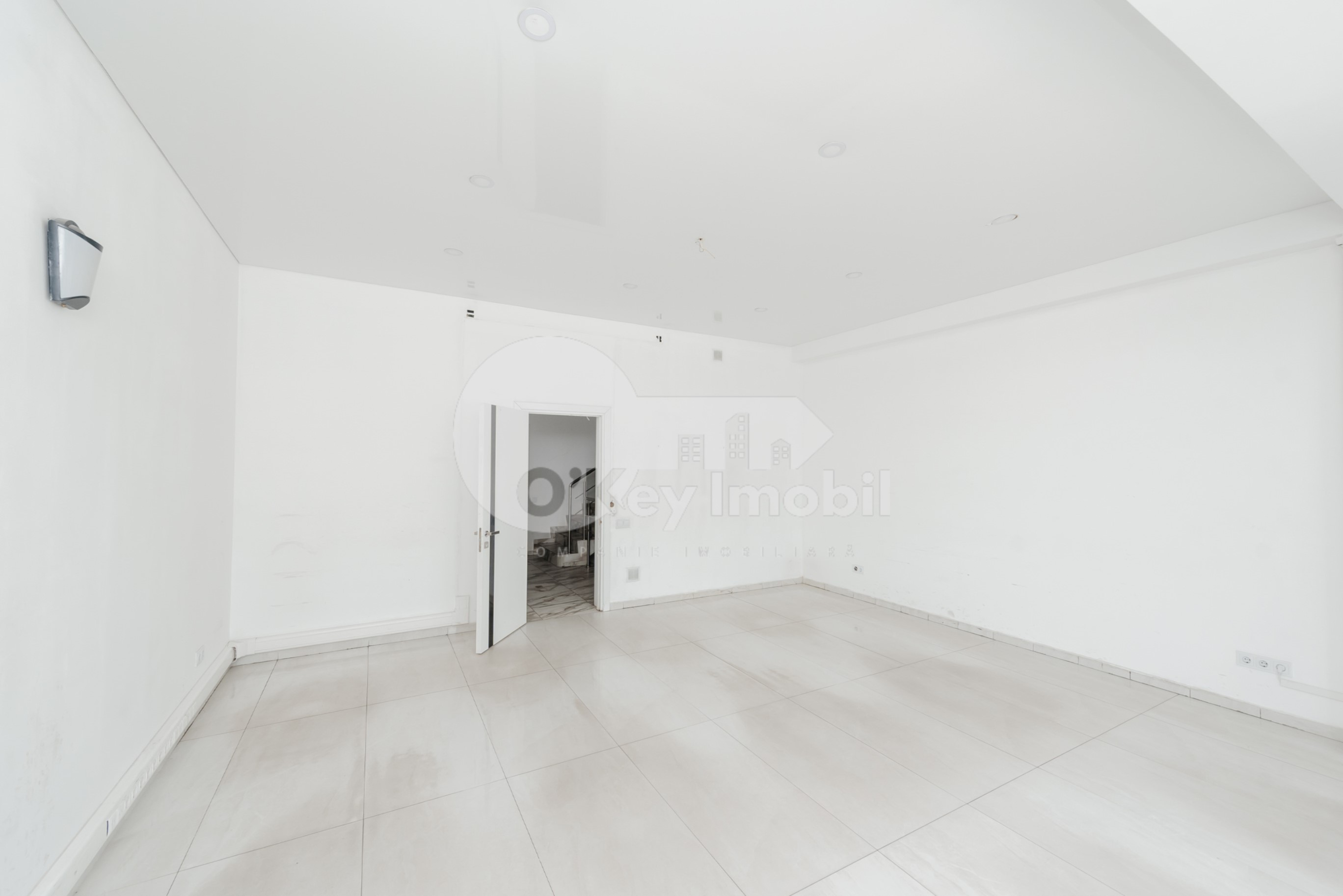 Oficiu, Centru, COLUMNA