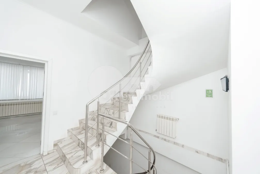 Офис, Центр, КОЛУМНА