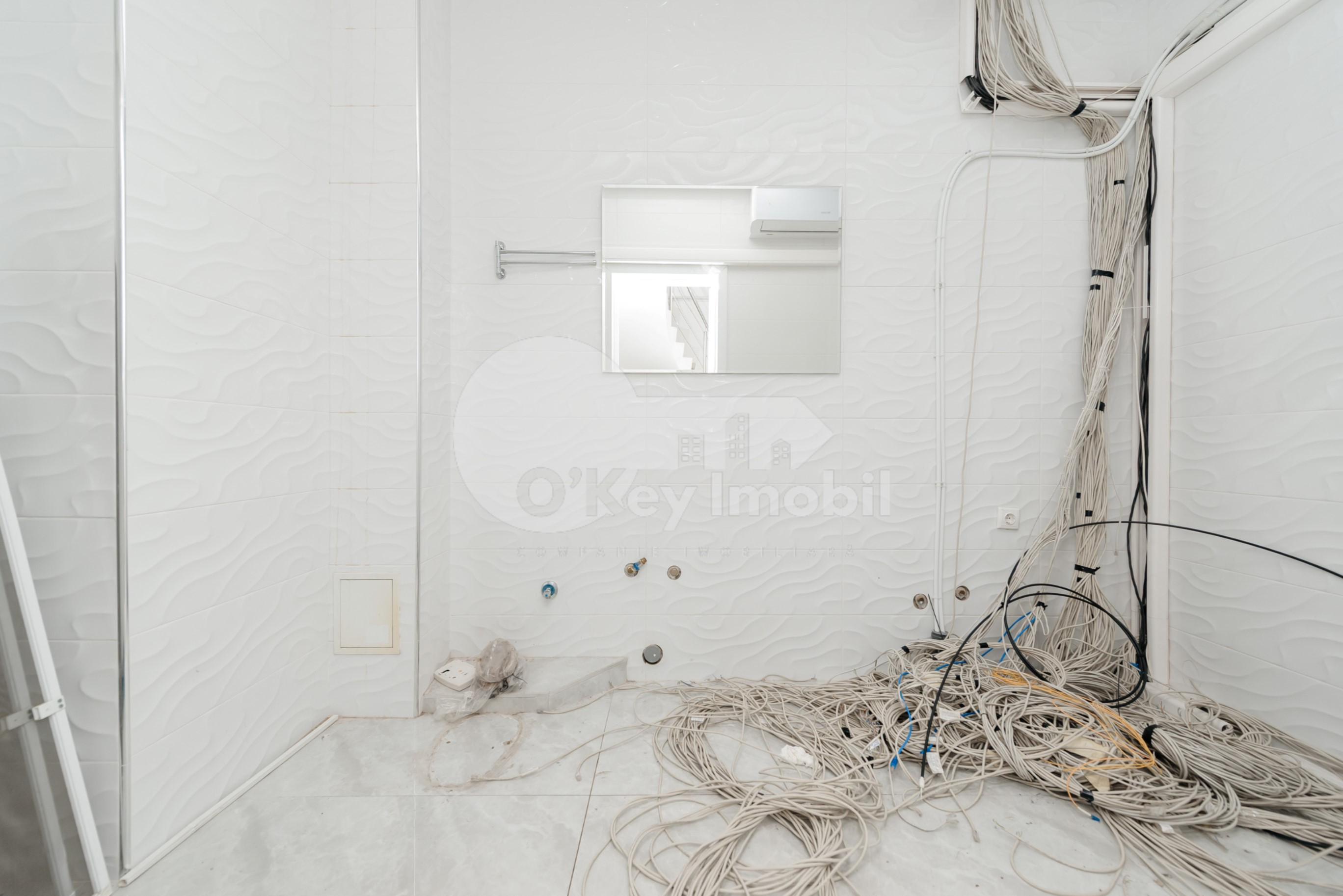 Oficiu, Centru, COLUMNA