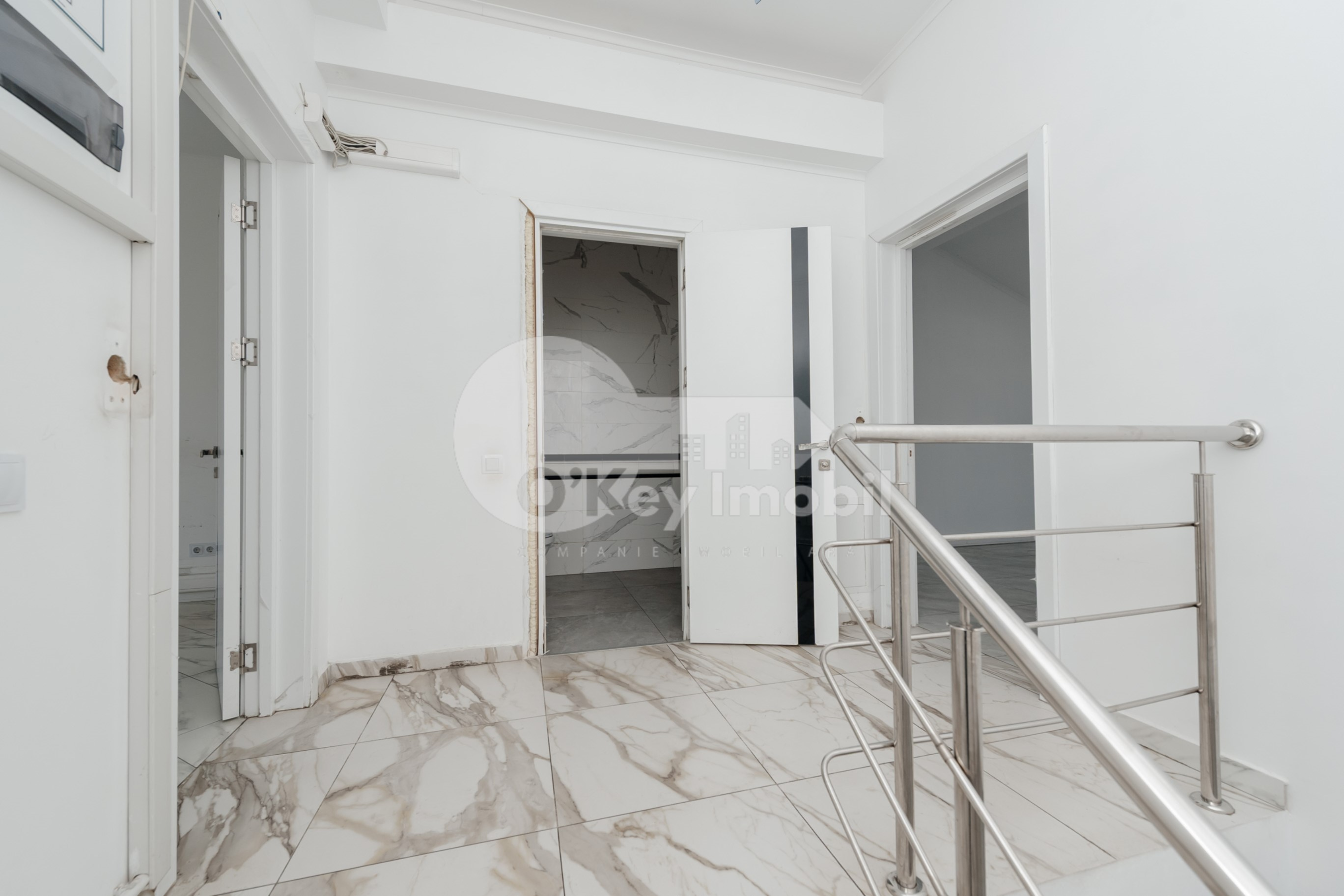 Oficiu, Centru, COLUMNA