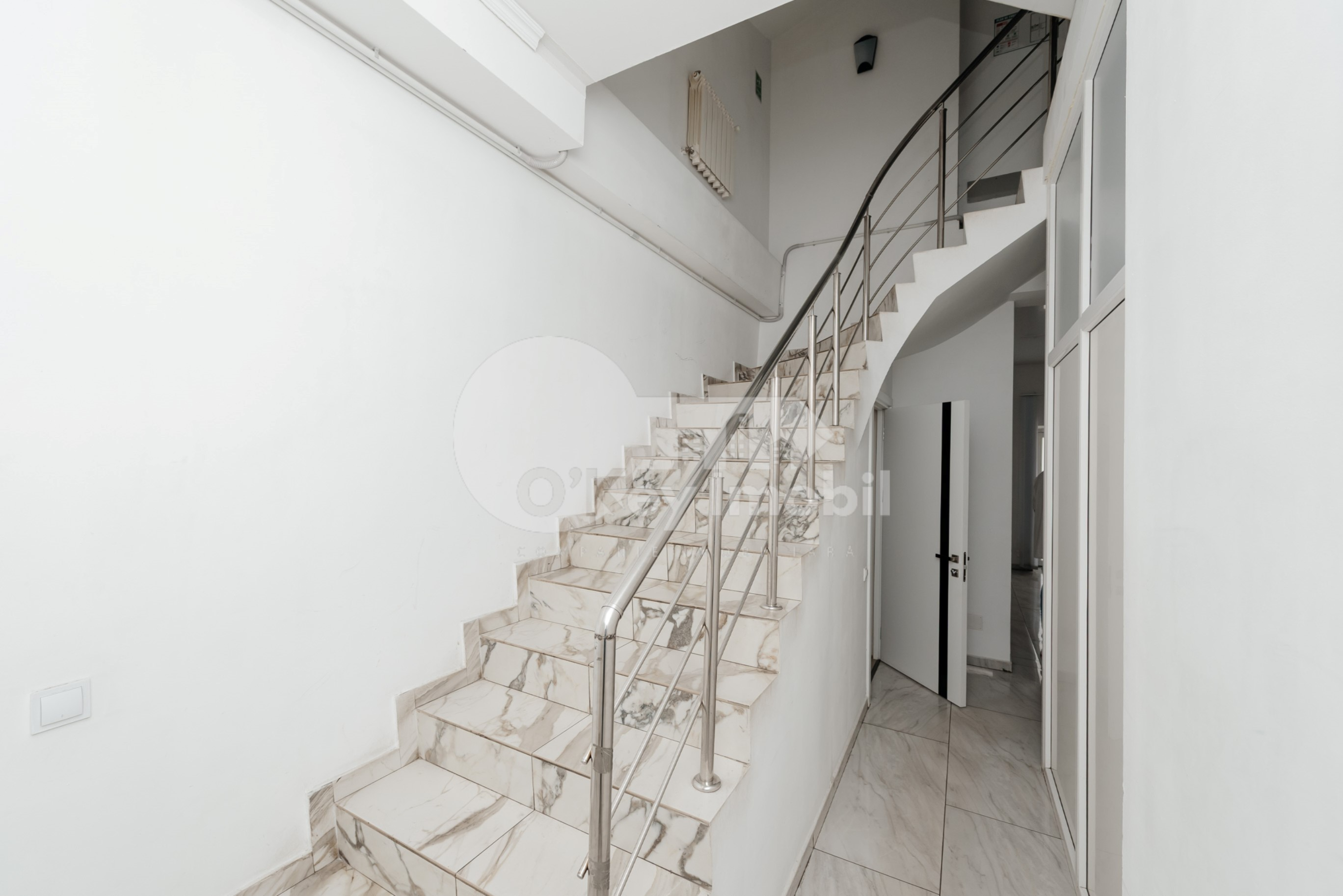 Oficiu, Centru, COLUMNA