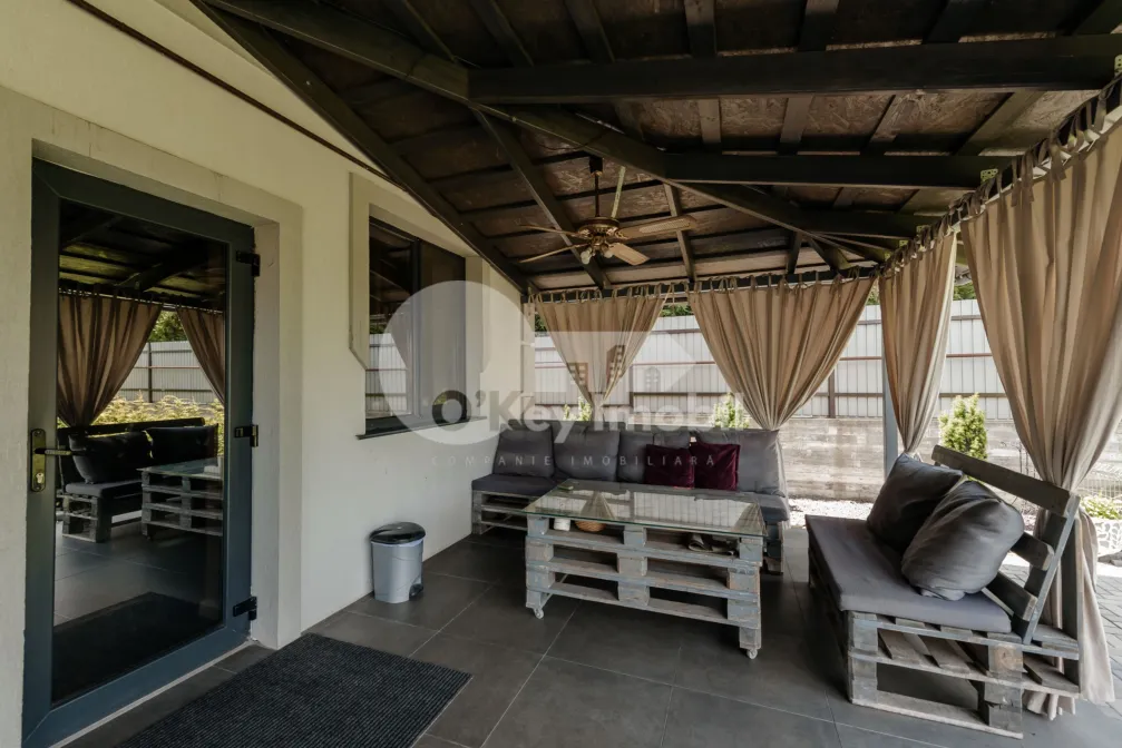 Дом, КОЛОНИЦА