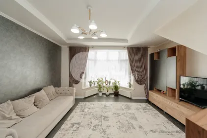 Дом, КОЛОНИЦА