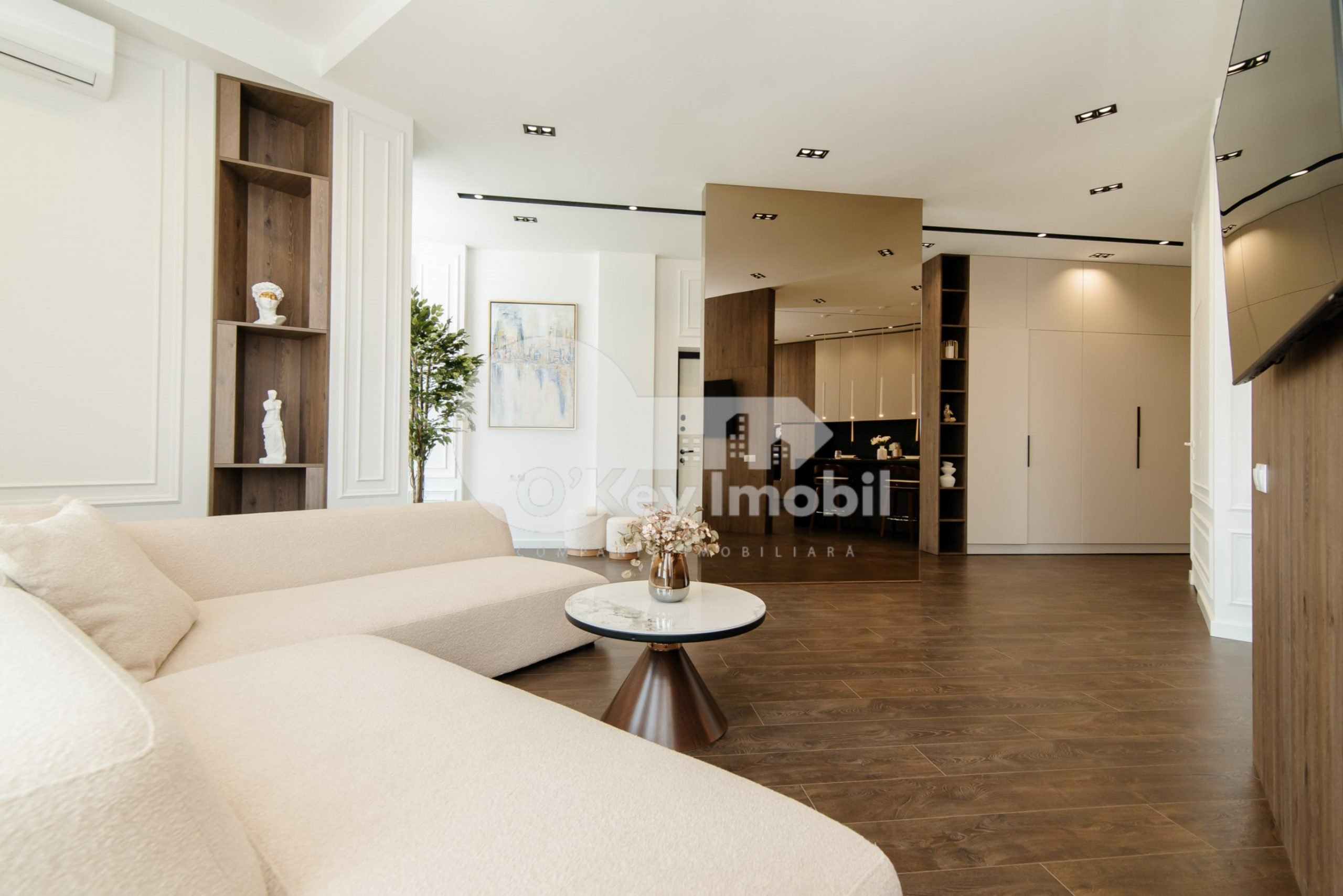 Penthouse, Centru, MELESTIU