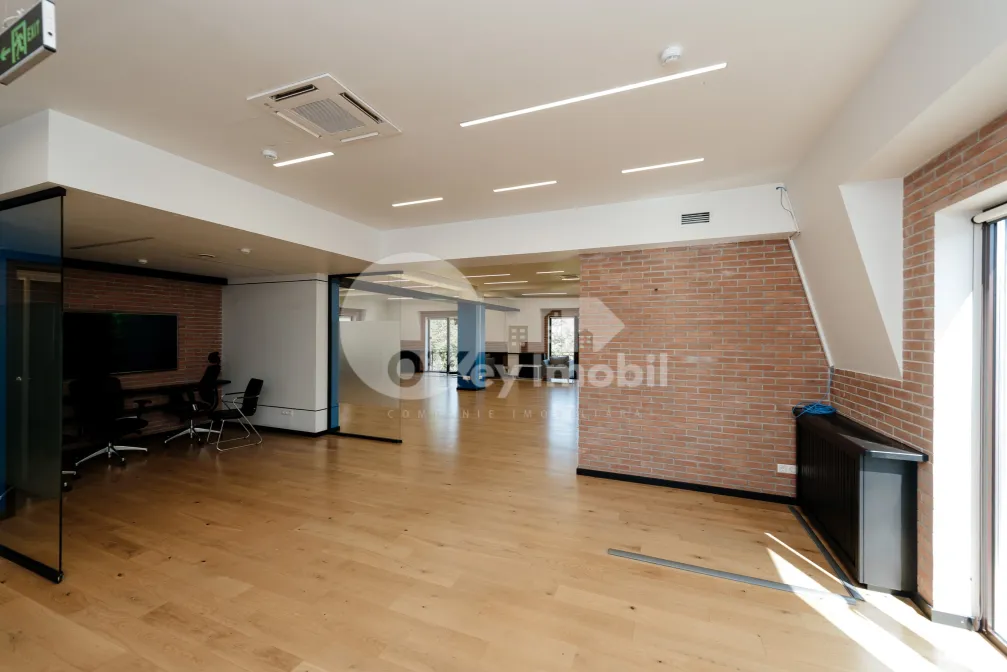 Oficiu, Centru, EUGEN DOGA