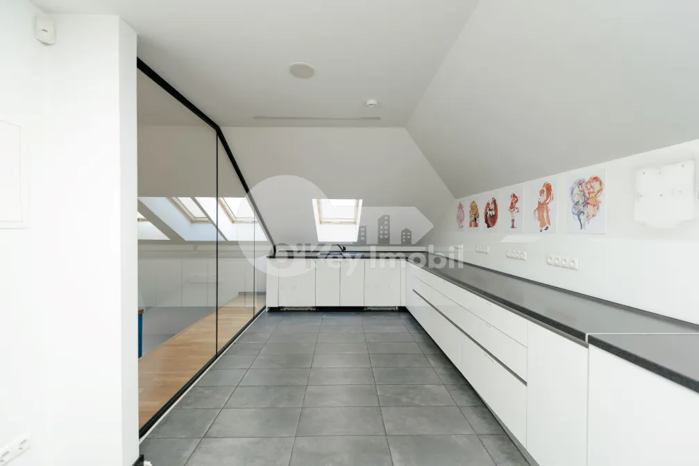 Oficiu, Centru, EUGEN DOGA