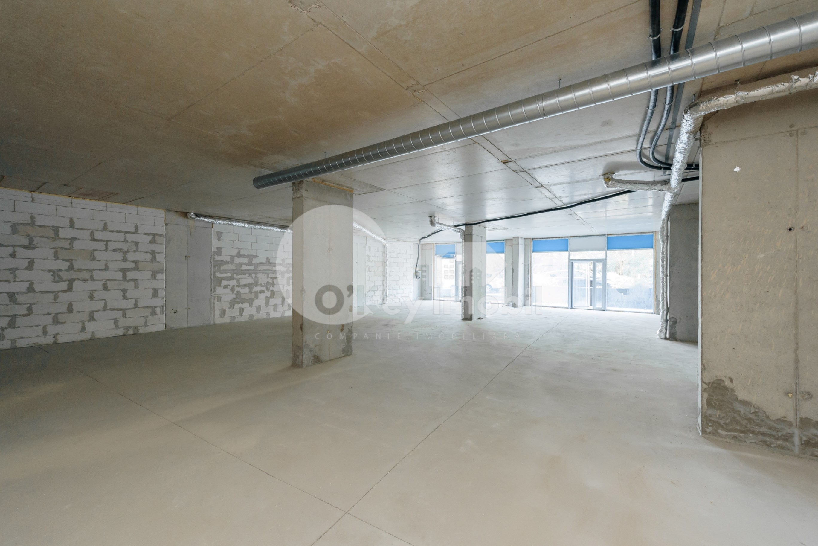 Spațiu comercial, DUMBRAVA