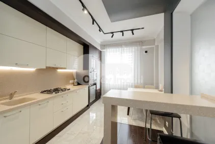 Квартира, Центр, ПЕТРУ РАРЕШ