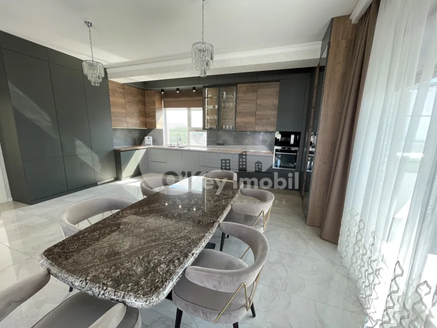 Пентхаус, Ботаника, БУРЕБИСТА