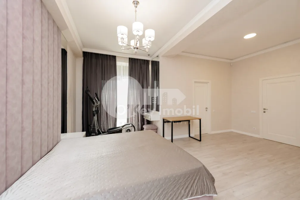 Пентхаус, Ботаника, БУРЕБИСТА