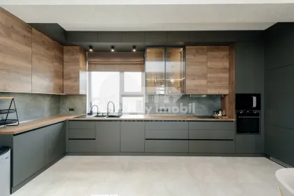 Пентхаус, Ботаника, БУРЕБИСТА