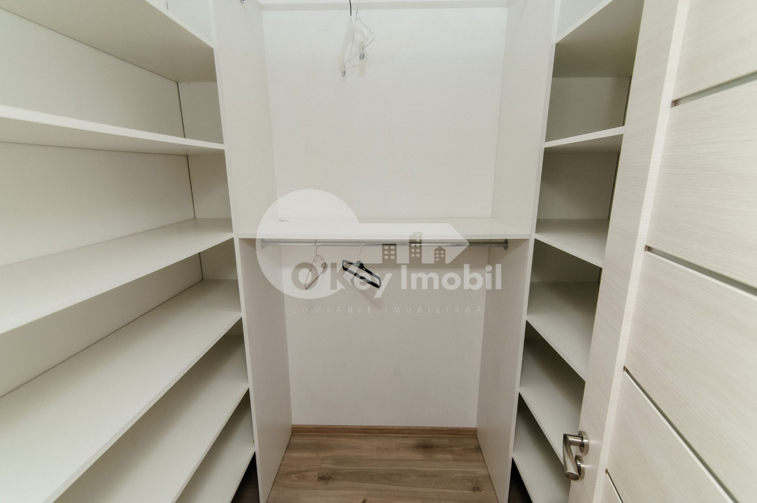 Apartament, Centru, MELESTIU