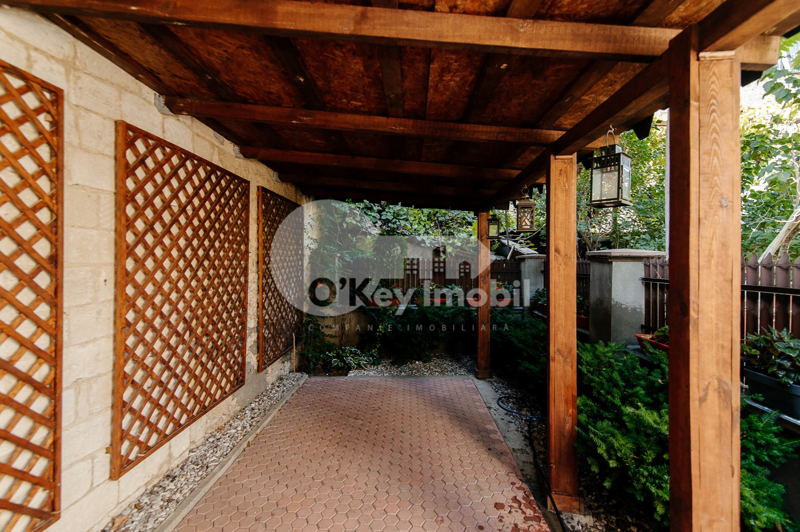 Oficiu, Centru, MIHAI EMINESCU