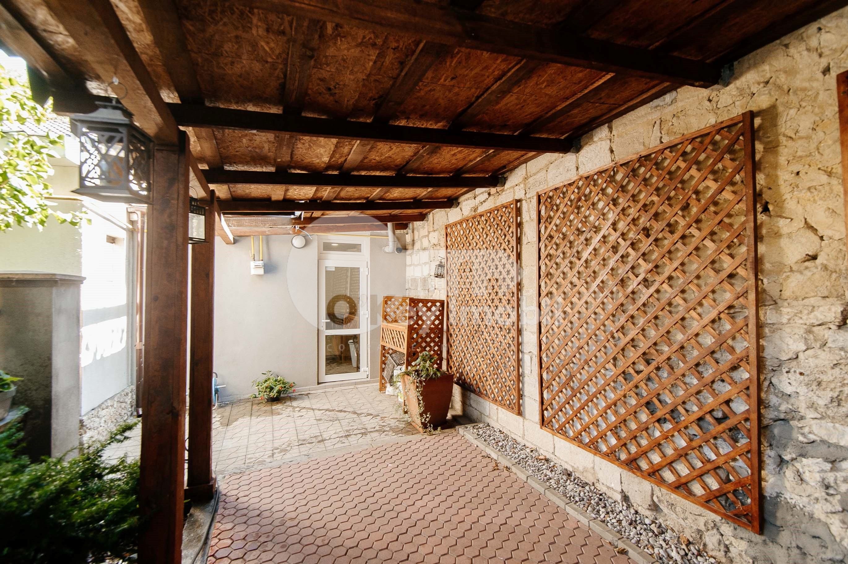 Oficiu, Centru, MIHAI EMINESCU