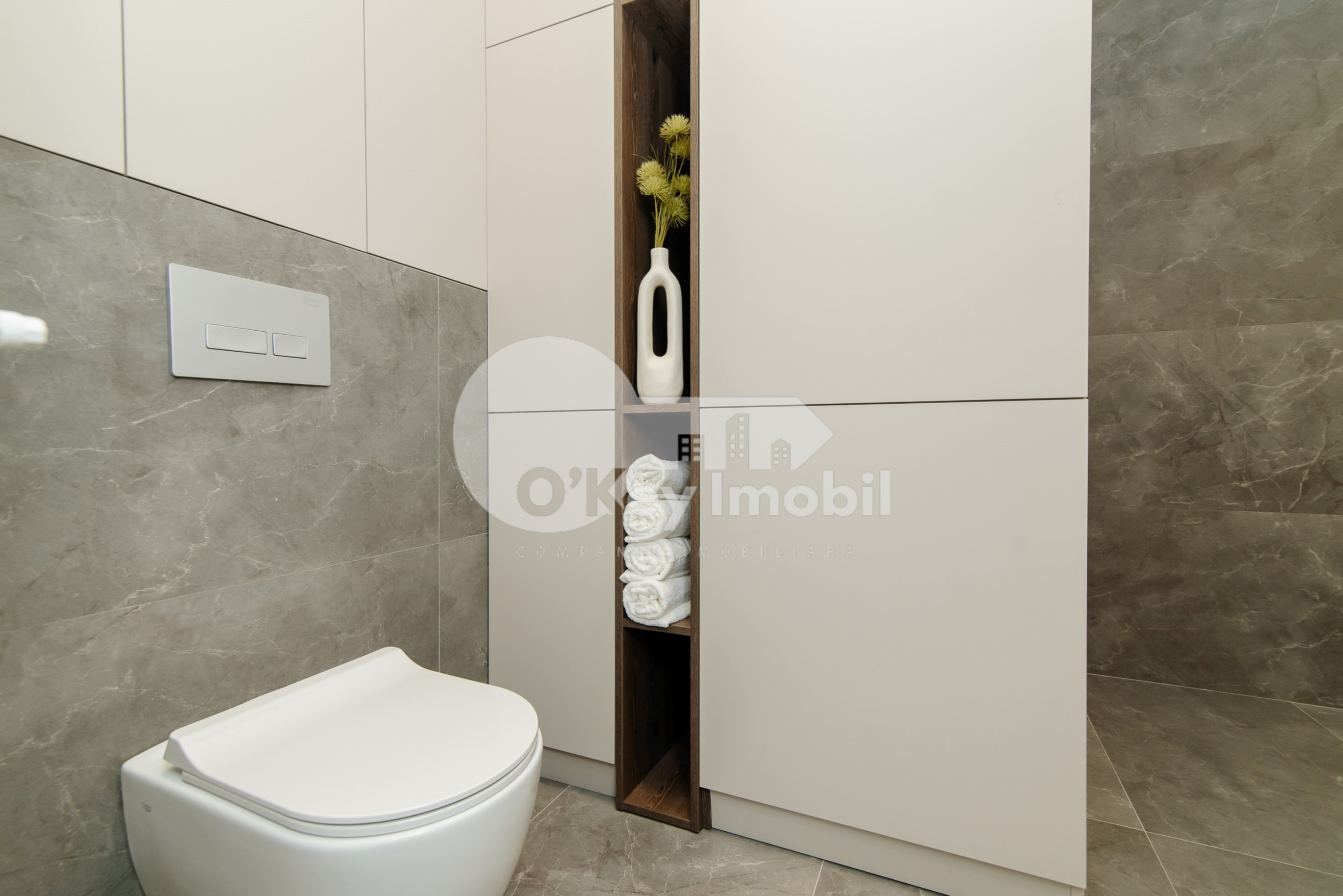 Penthouse, Centru, MELESTIU