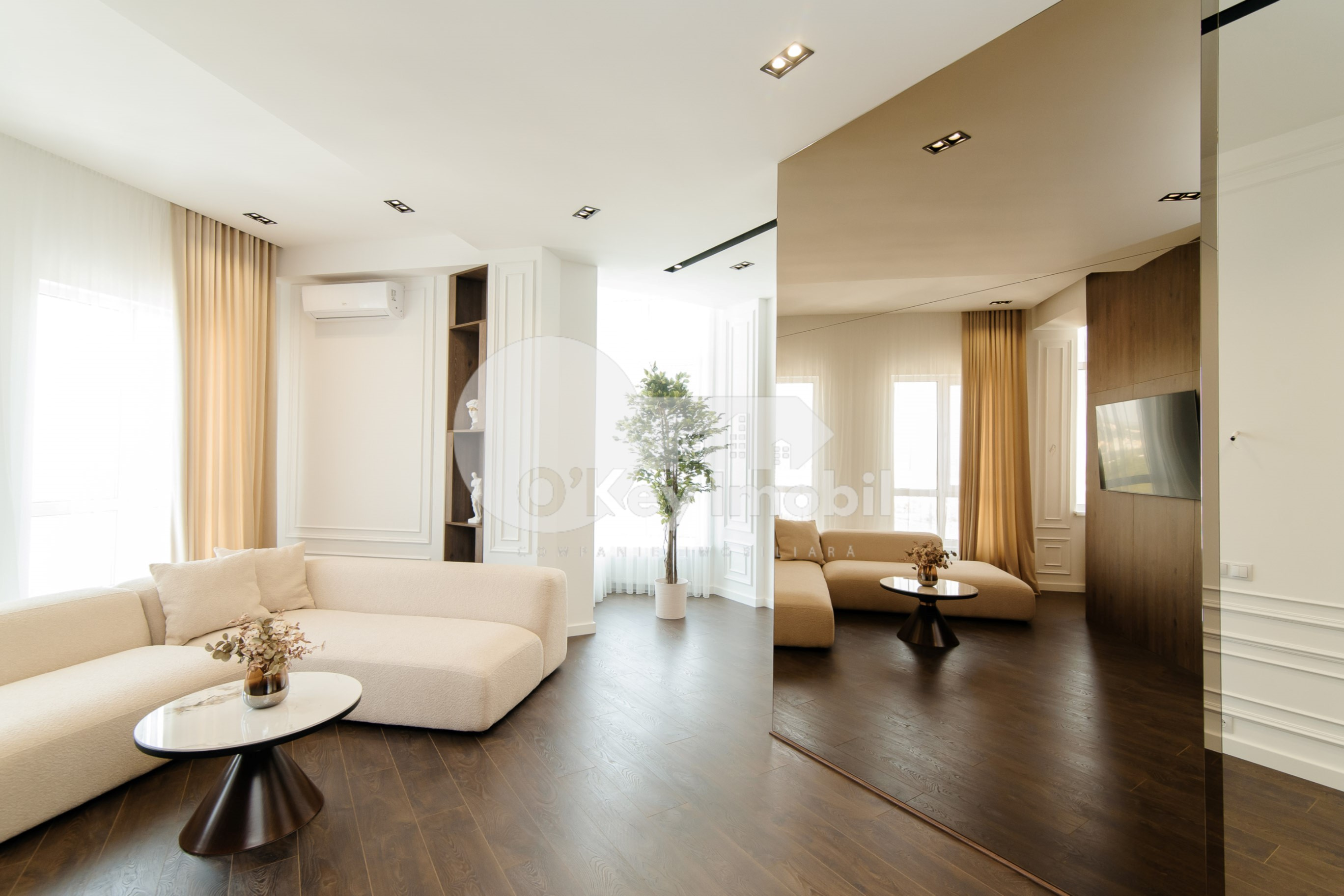 Penthouse, Centru, MELESTIU