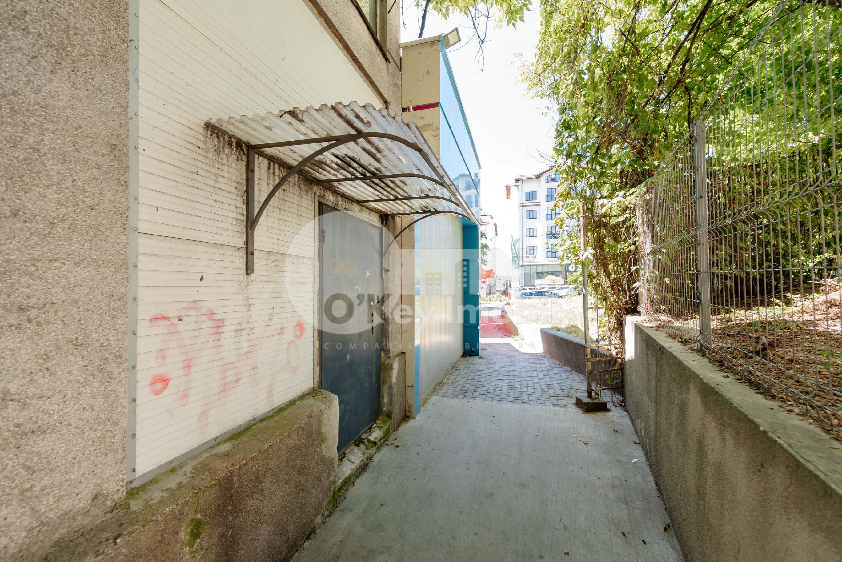 Spațiu comercial, IALOVENI