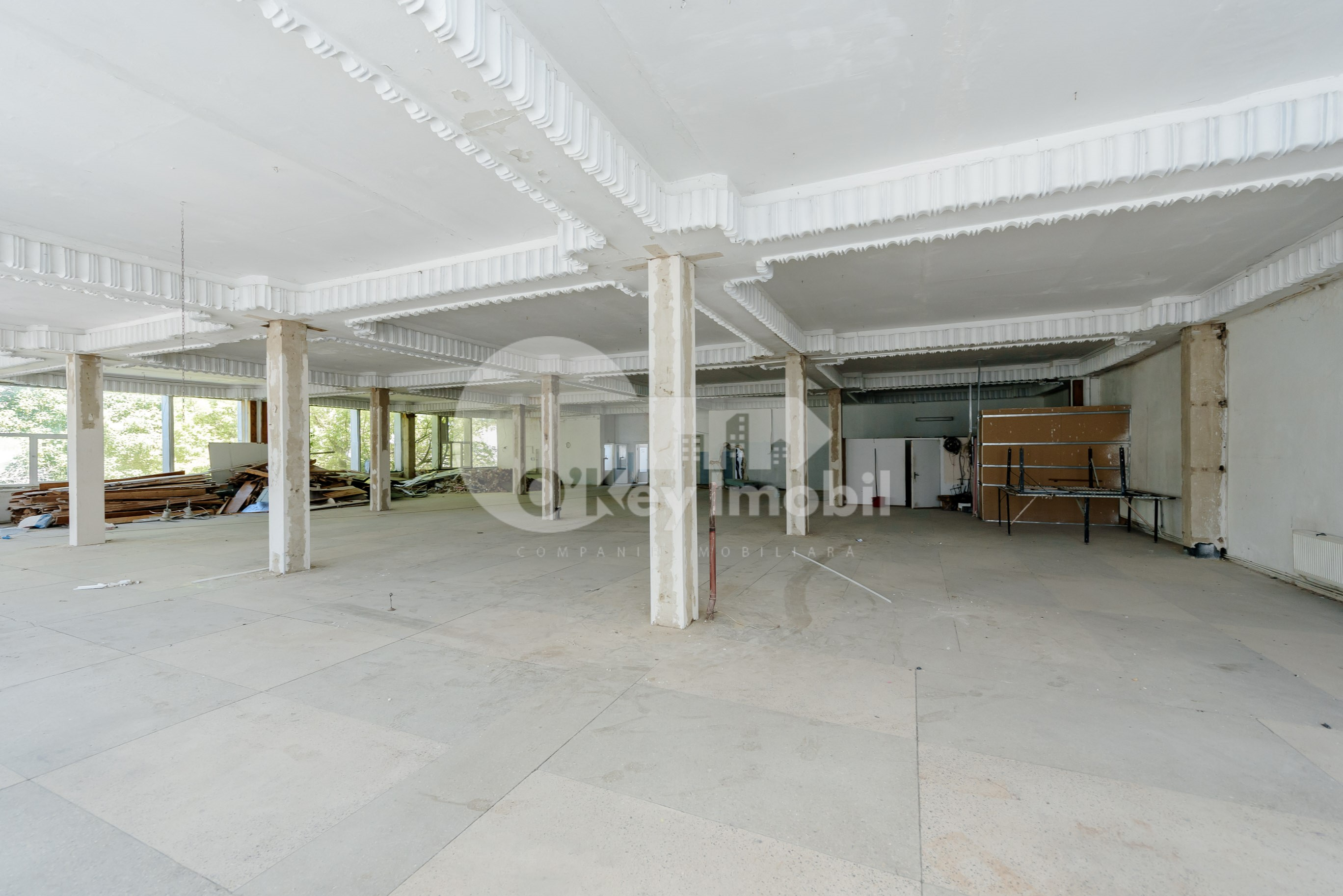 Spațiu comercial, IALOVENI