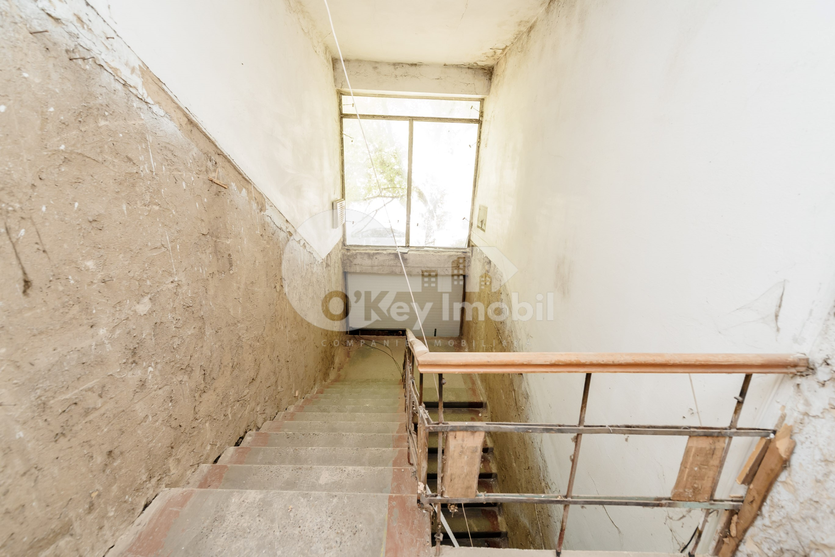 Spațiu comercial, IALOVENI