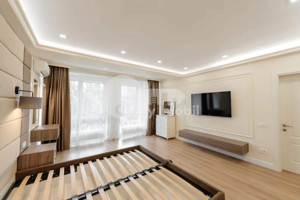 Apartament, Centru, SERGHEI LAZO