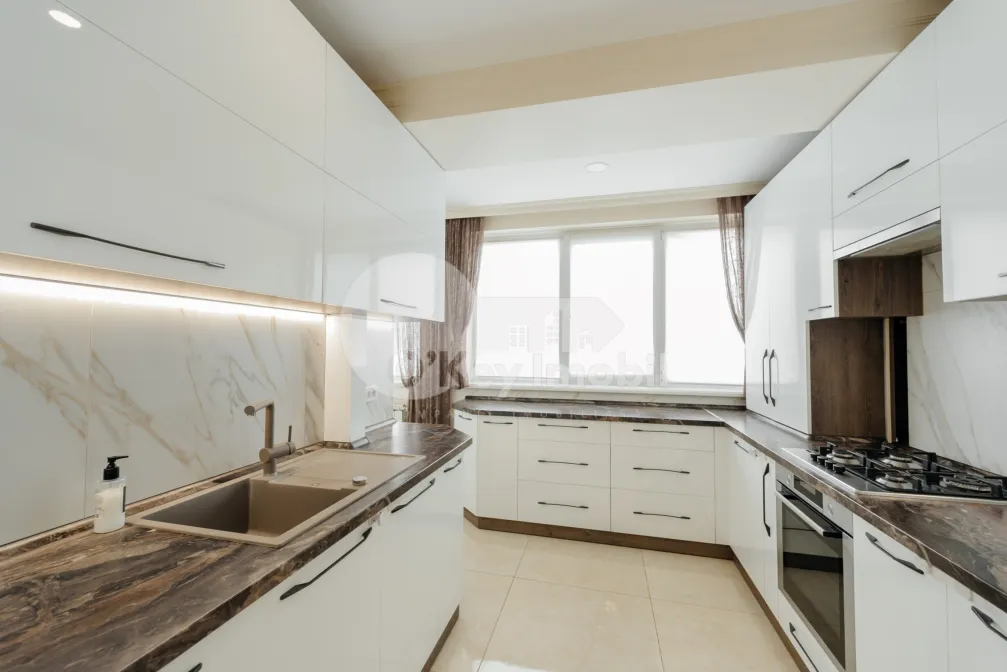 Apartament, Centru, SERGHEI LAZO