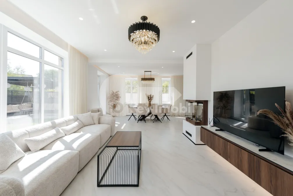 Дом, СТЭВЧЕНЫ