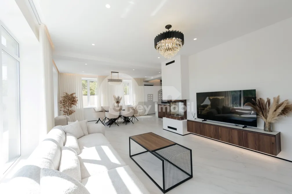 Дом, СТЭВЧЕНЫ