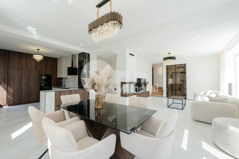 Дом, СТЭВЧЕНЫ