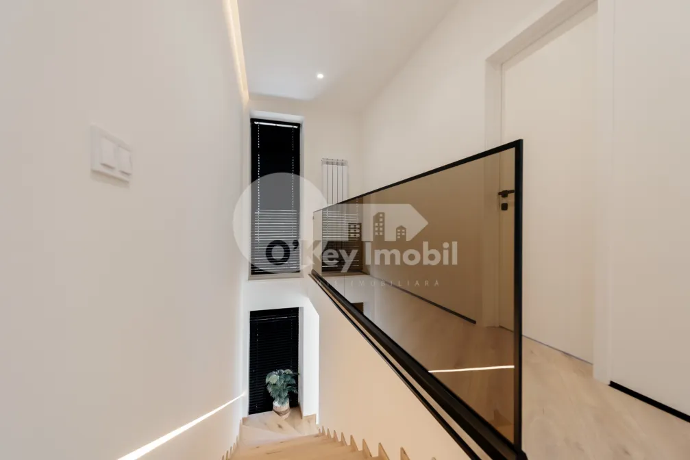 Дом, СТЭВЧЕНЫ