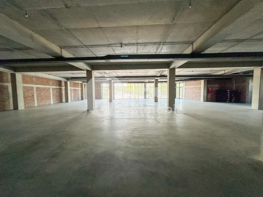 Spațiu comercial, Ciocana, UZINELOR