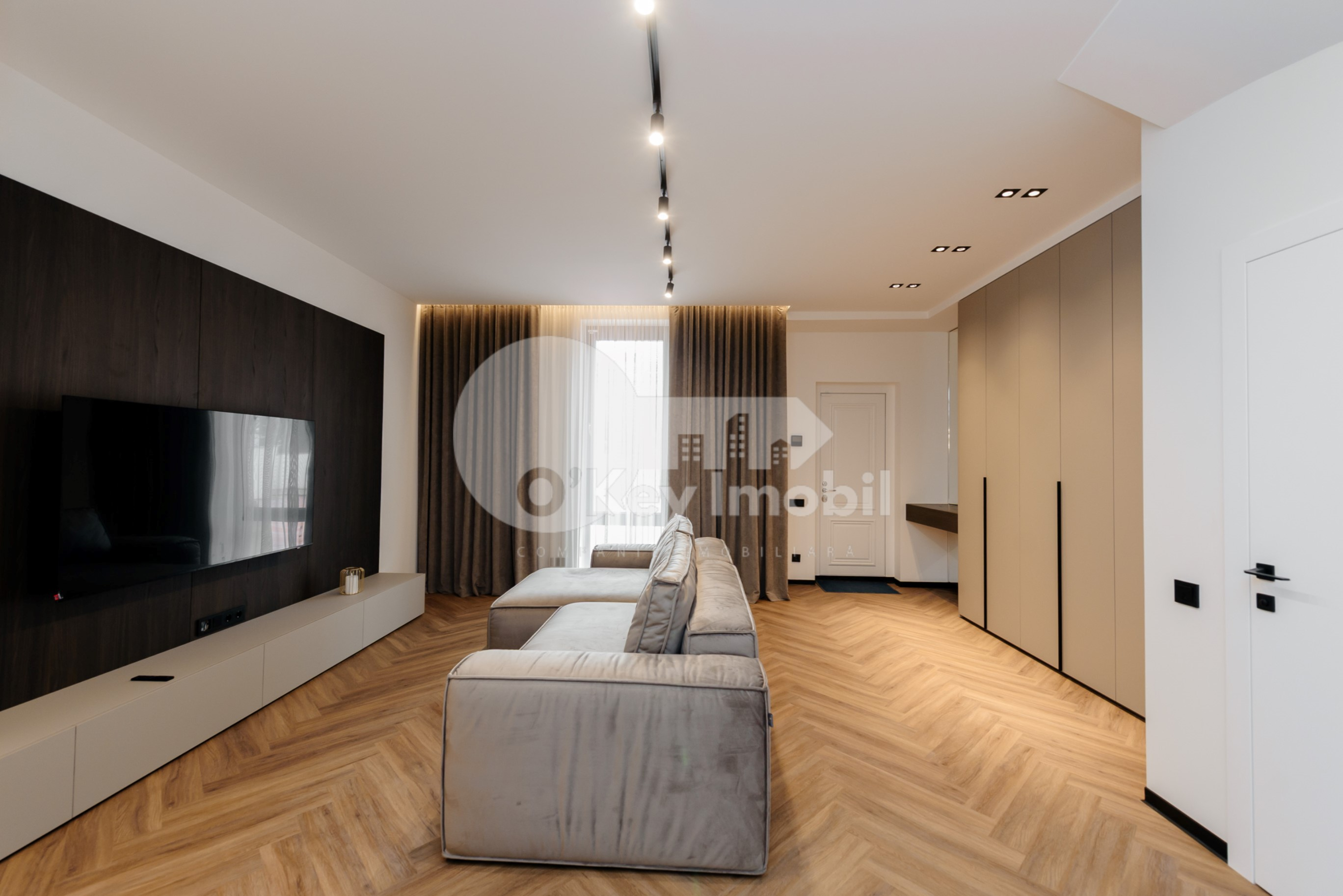 Townhouse, Centru, DÎMBULUI