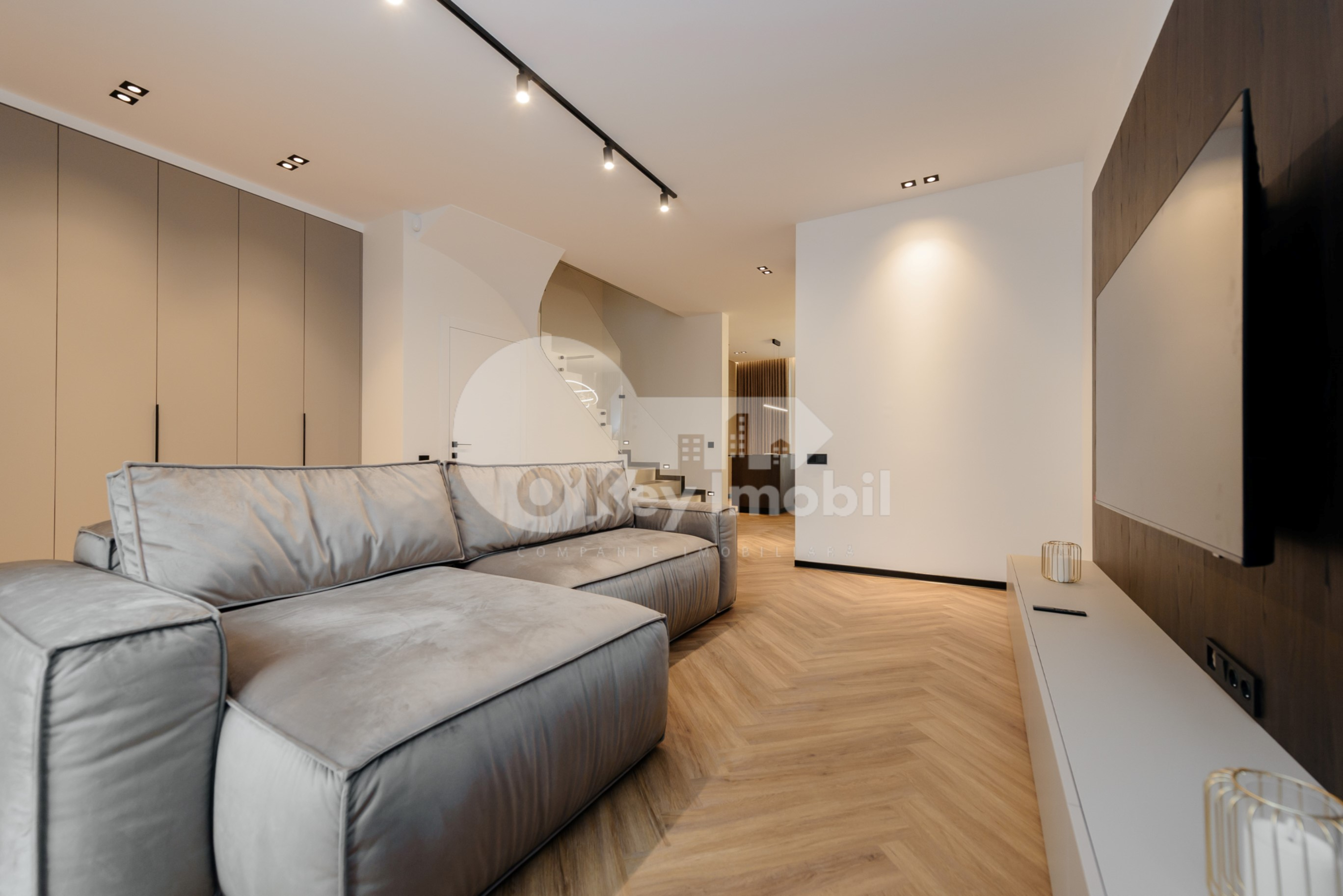 Townhouse, Centru, DÎMBULUI