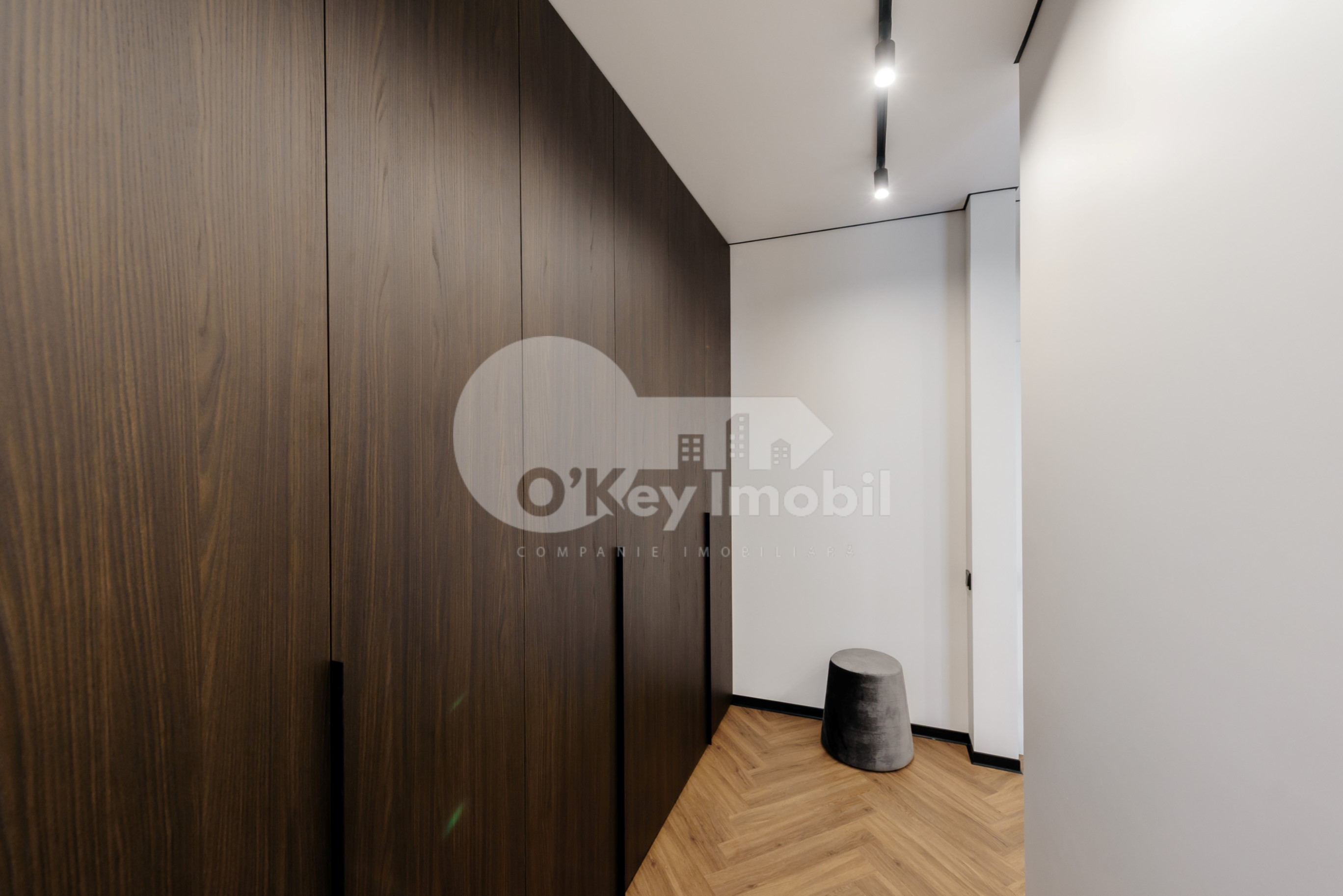 Townhouse, Centru, DÎMBULUI