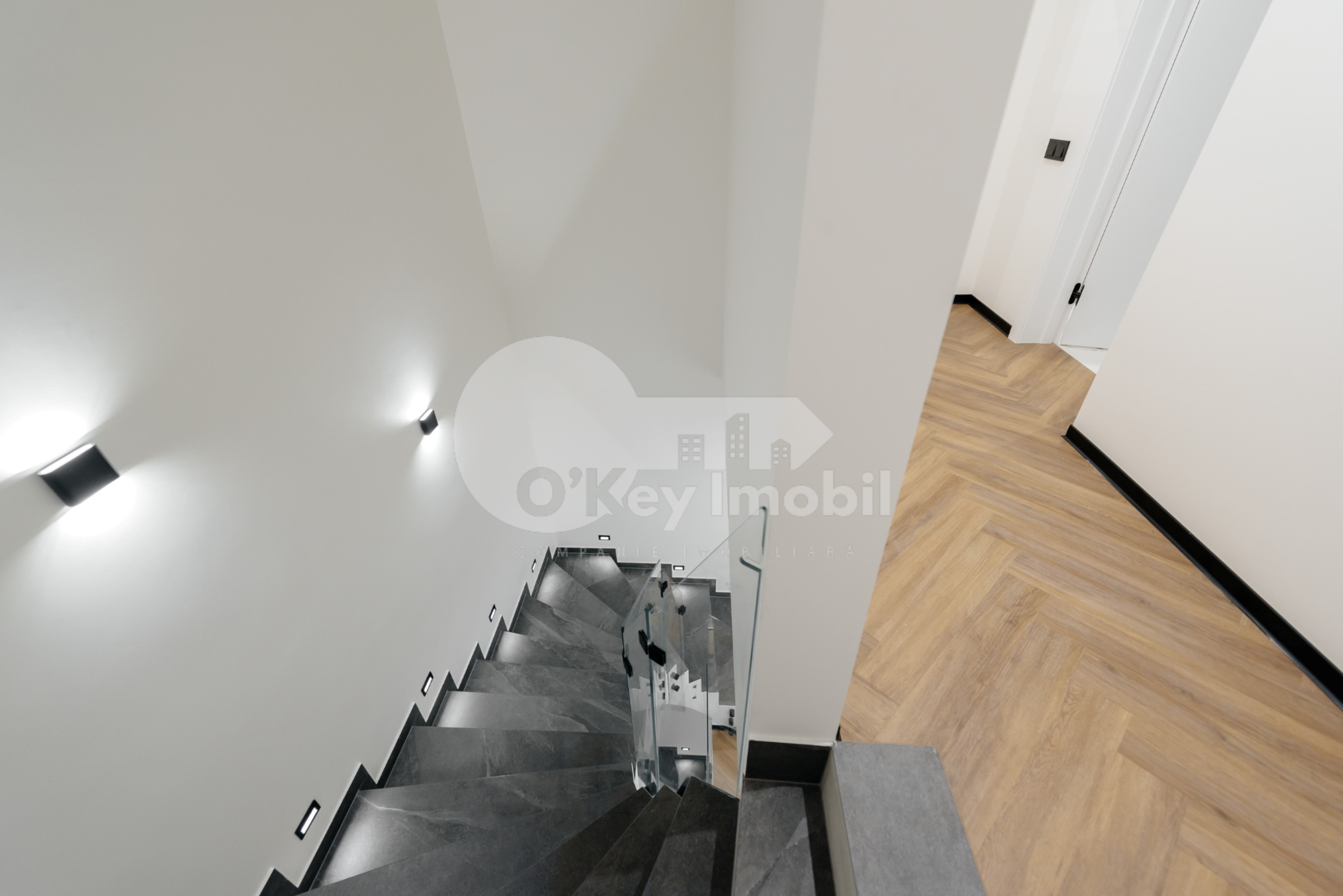 Townhouse, Centru, DÎMBULUI