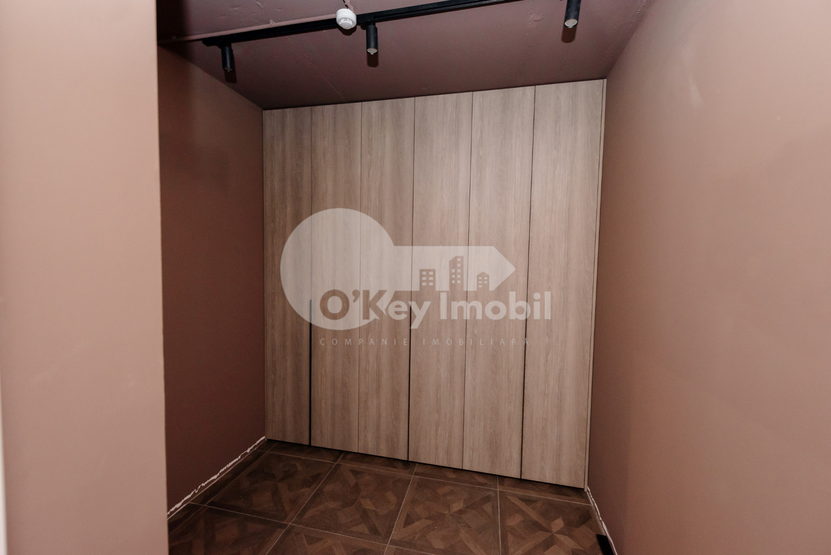 Townhouse, Centru, DÎMBULUI