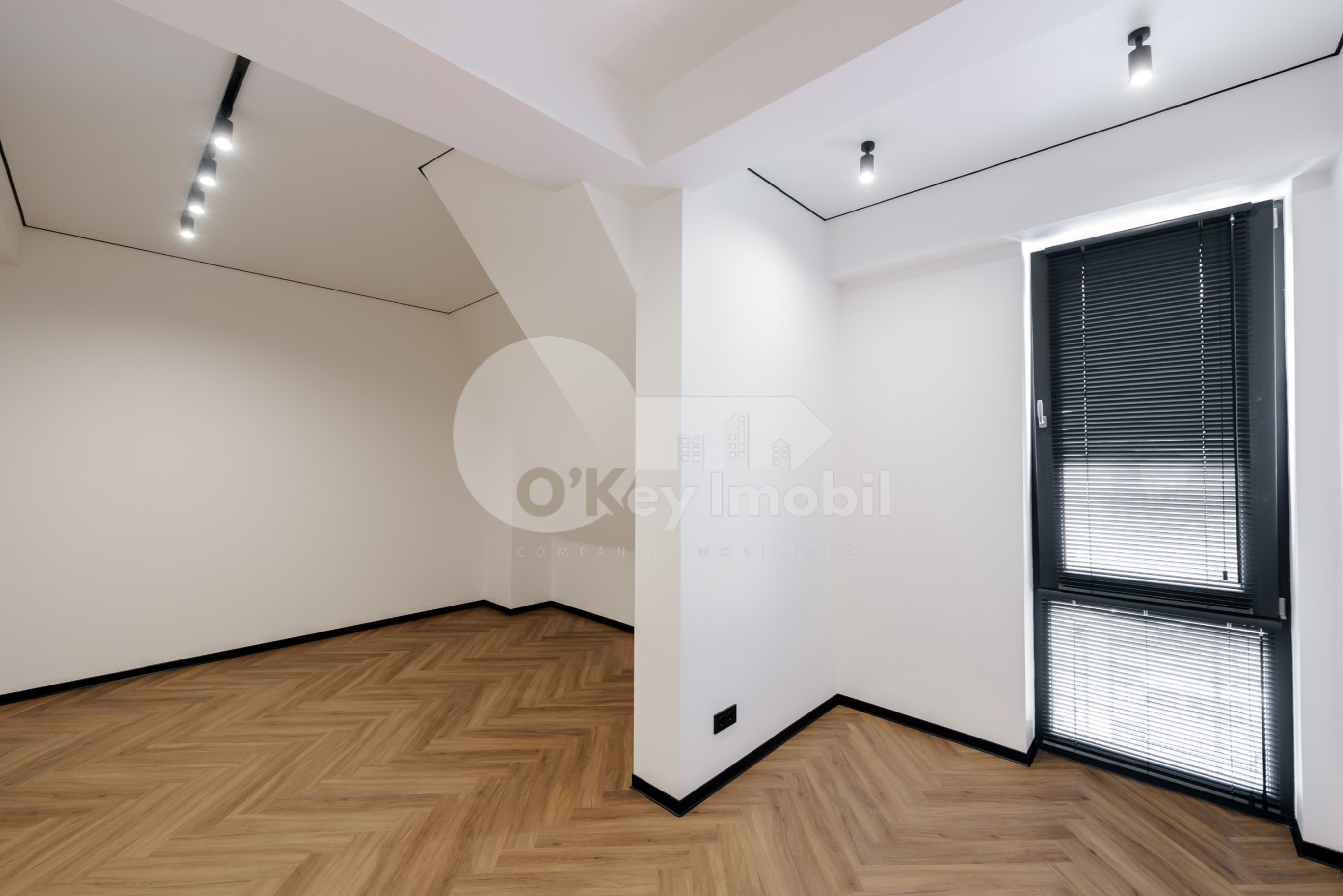 Townhouse, Centru, DÎMBULUI