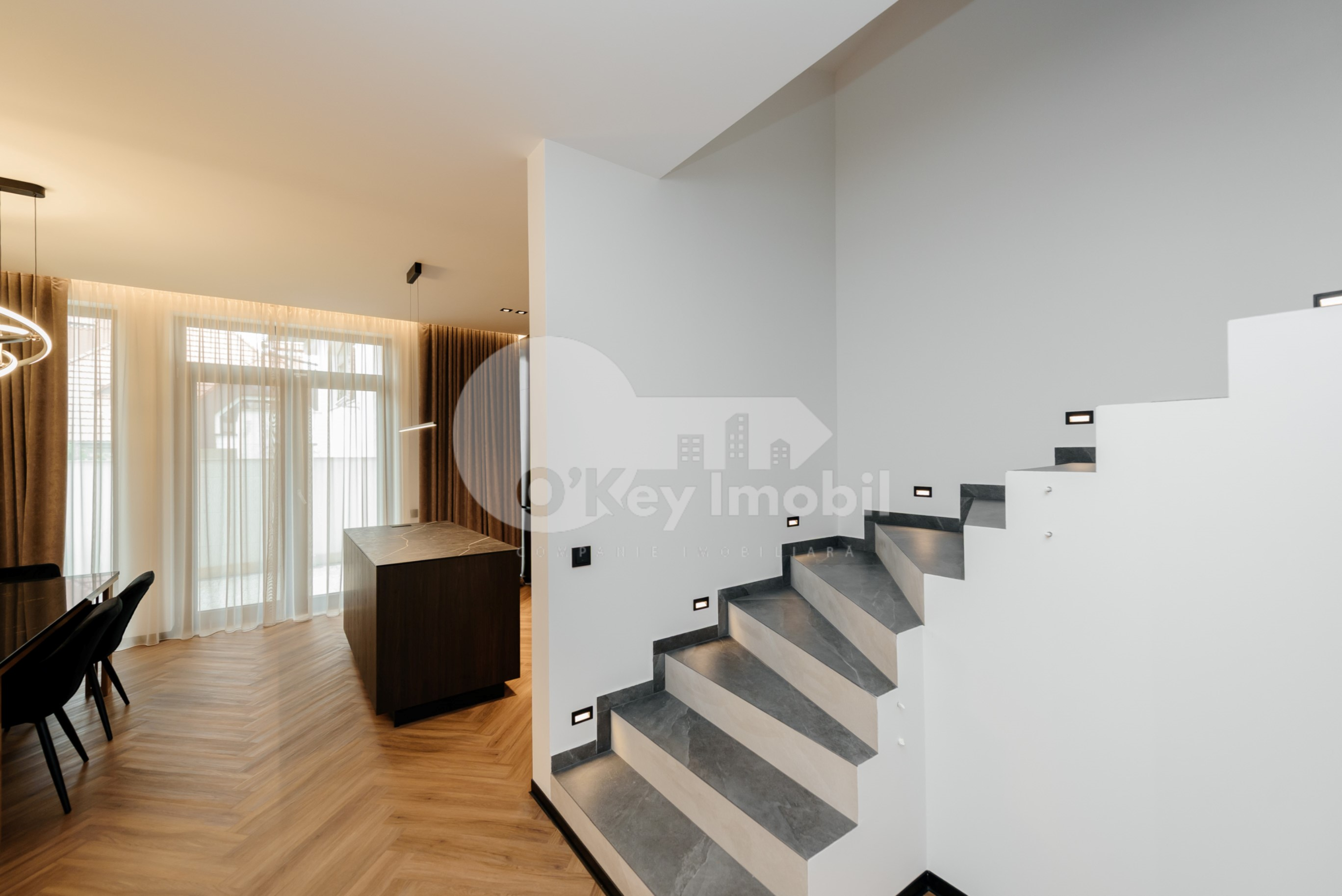 Townhouse, Centru, DÎMBULUI