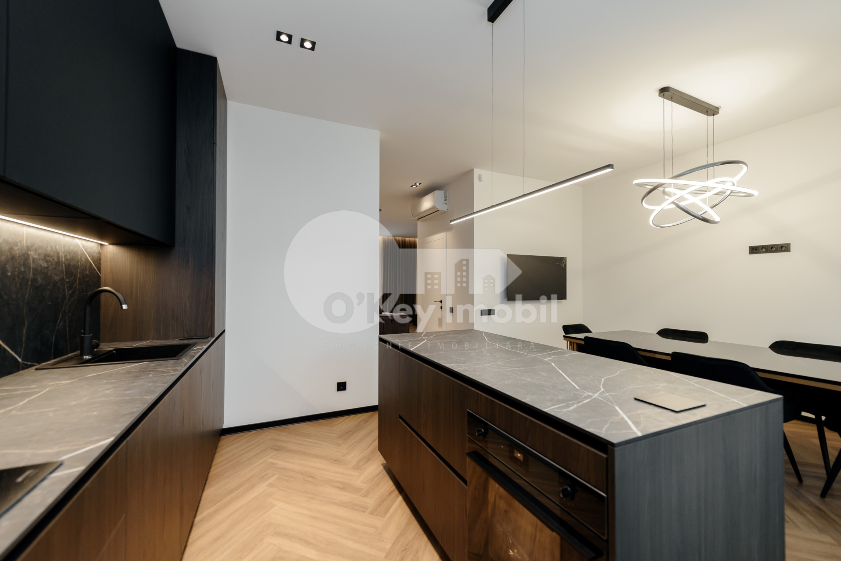 Townhouse, Centru, DÎMBULUI