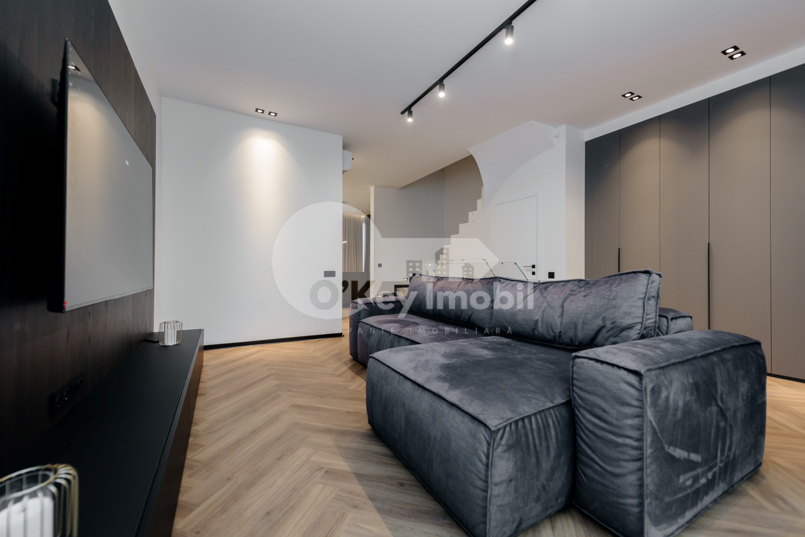 Townhouse, Centru, DÎMBULUI