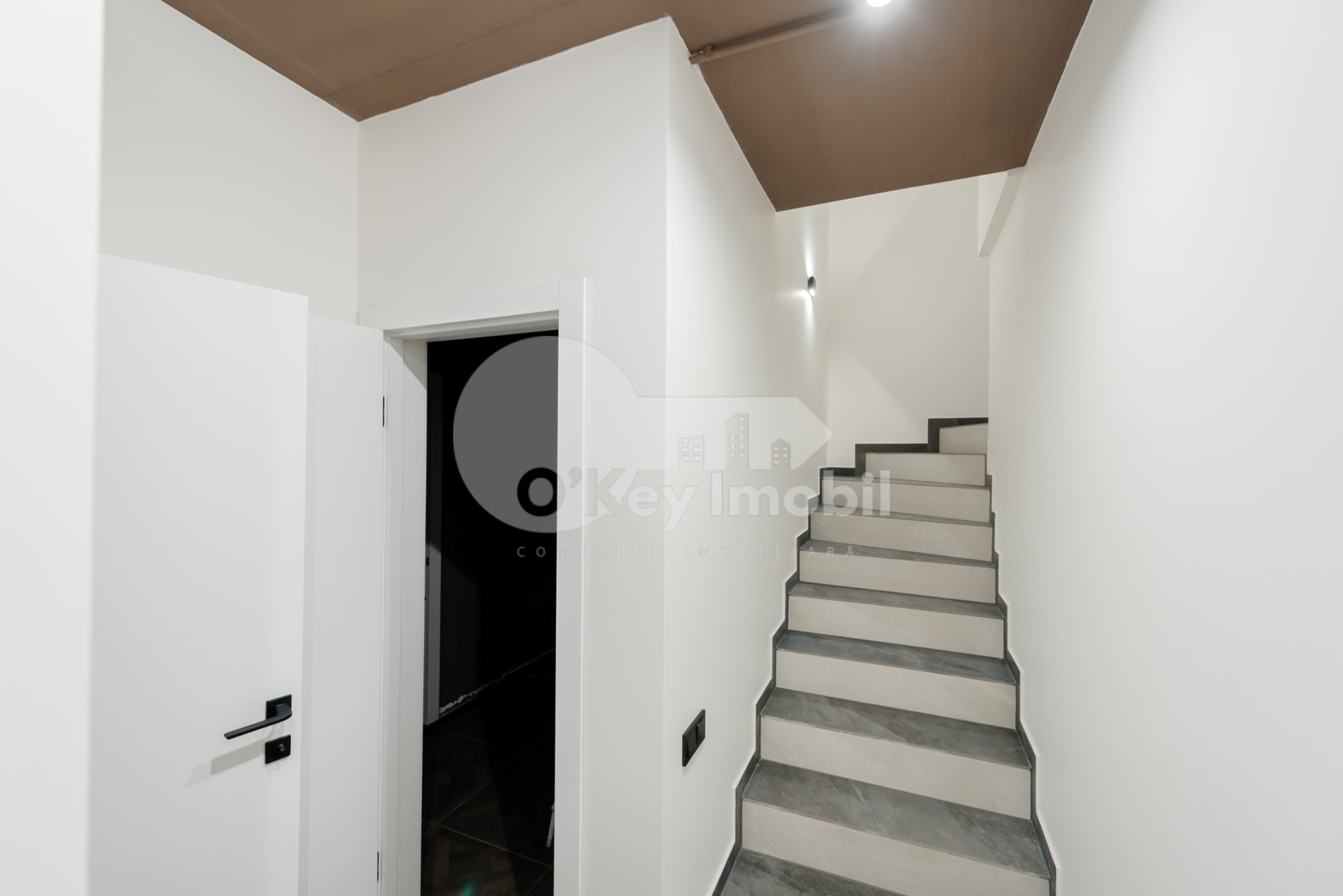 Townhouse, Centru, DÎMBULUI