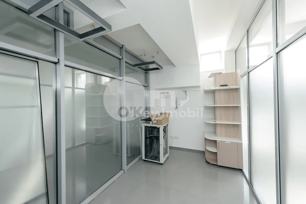 Офис, Центр, АЛЕКСАНДРУ ХЫЖДЕУ