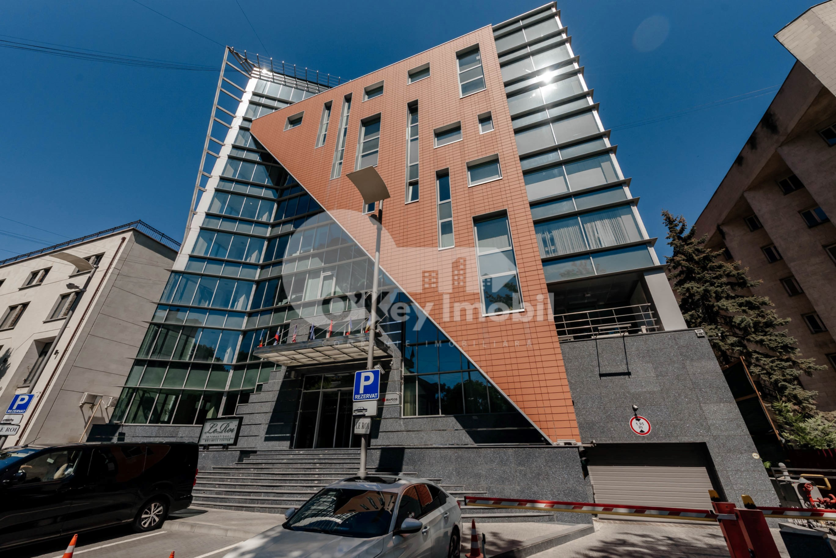 Oficiu, Centru, SFATUL ȚĂRII